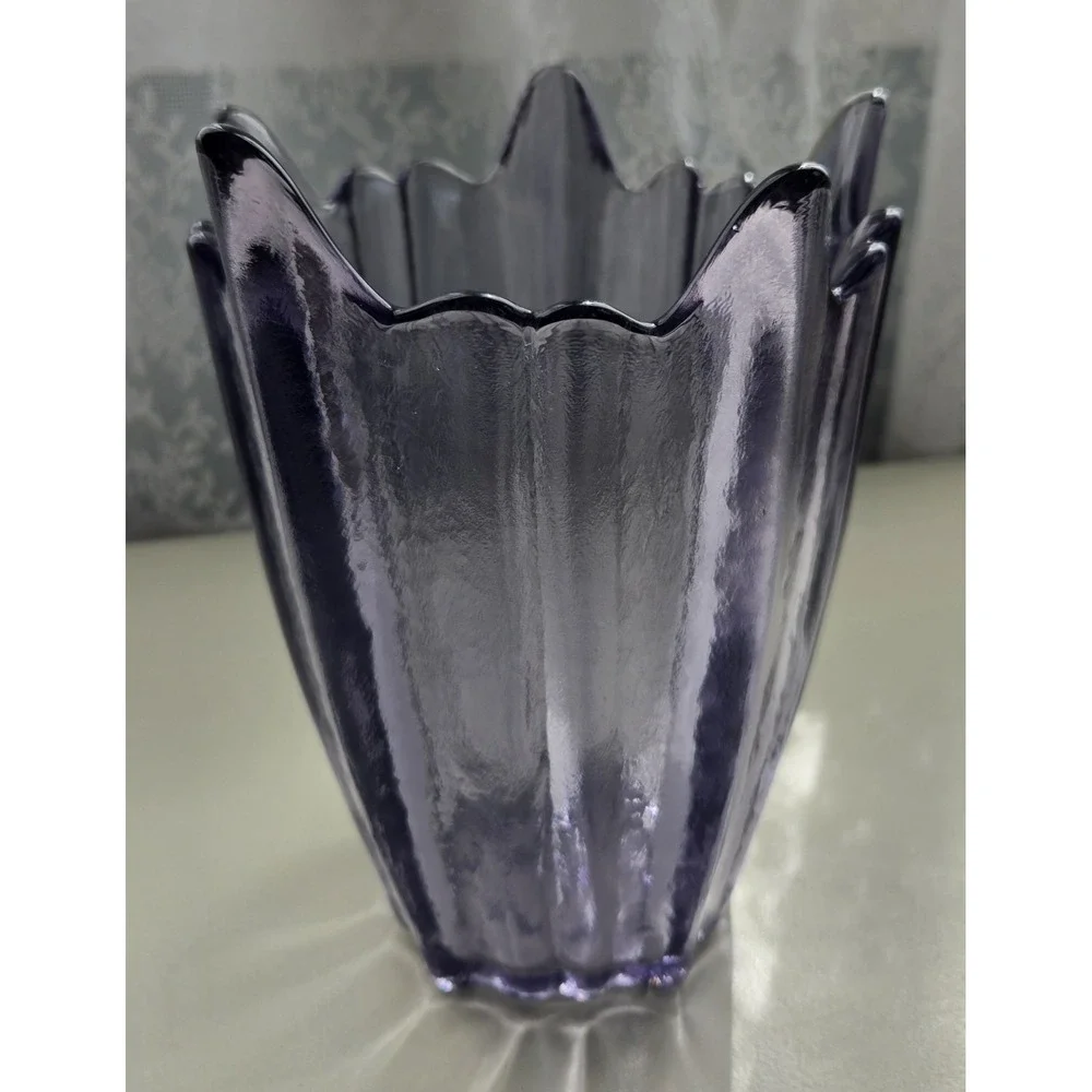 Vintage Vase Hard‎ To Find Rare 5 Petal Textured Thick Heavy Purple Viking Glass